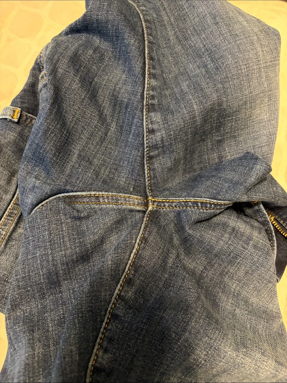Levi’s 725 high rise bootcut jeans